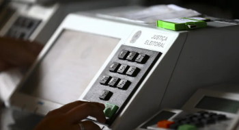 Onze governadores renunciam para disputar eleições de outubro